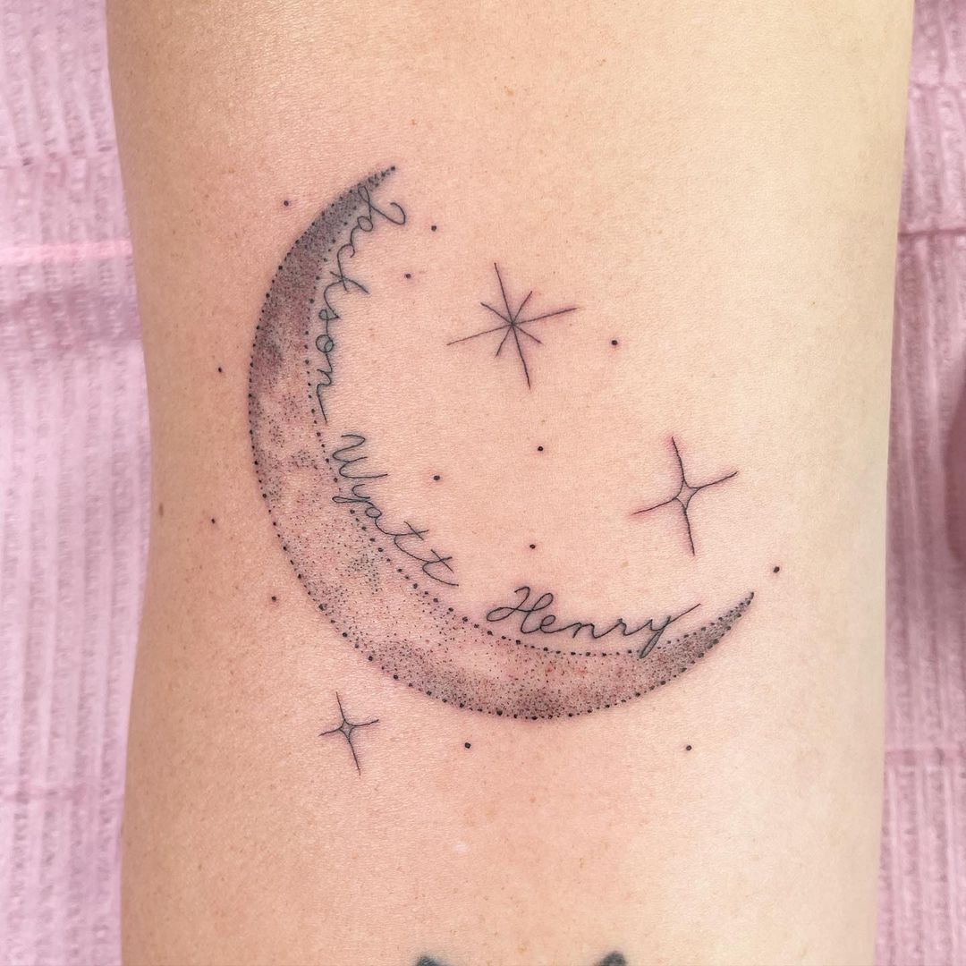Dotwork moon and stars tattoo with thin lines. (Source: @handsomeluke)