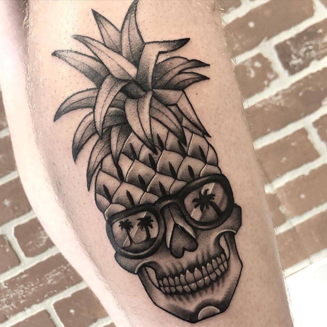 Cool pineapple tattoo by @tattoosbylisa