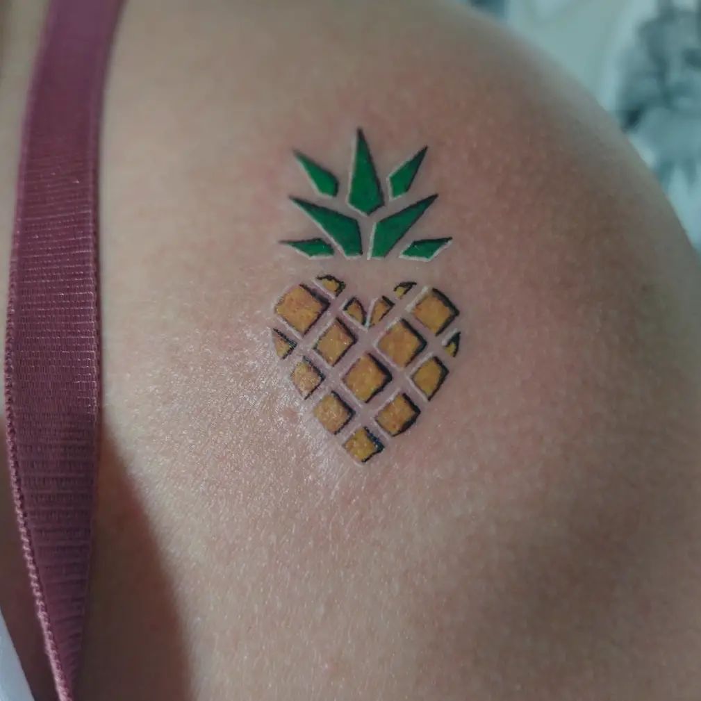 Realistic pineapple tattoo by @tio.culi
